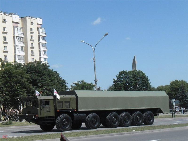 Chassi MZKT-79291 para um novo sistema de mísseis
